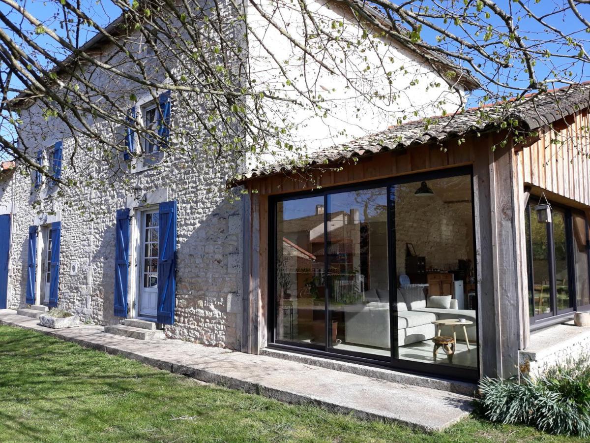 La Maison Des Escargots Blanzay Kültér fotó
