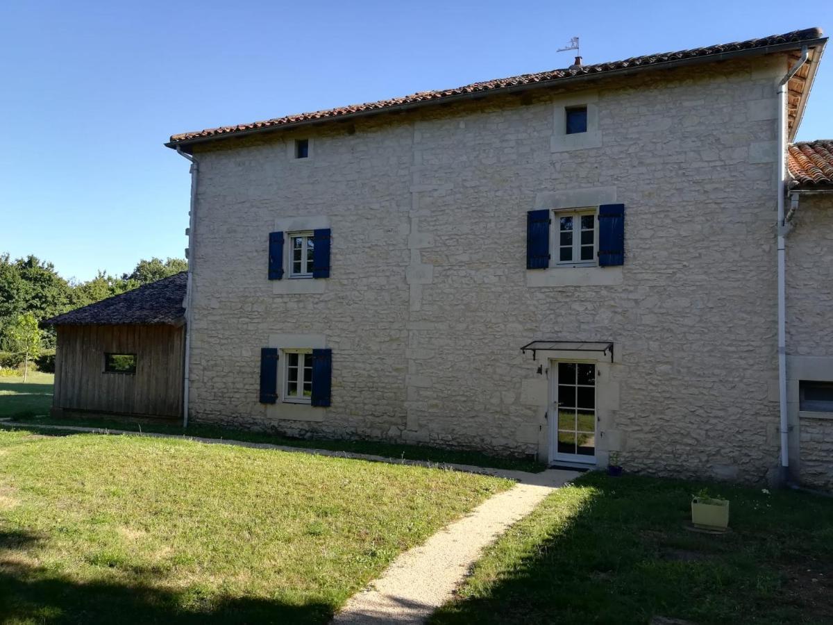 La Maison Des Escargots Blanzay Kültér fotó